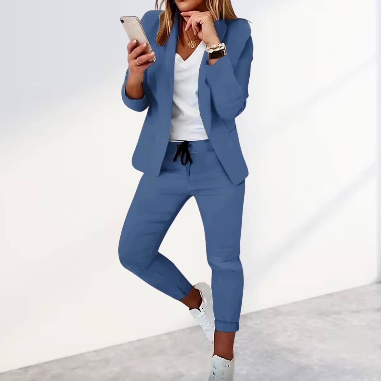 Evanthe – Women’S Blazer and Trouser Set
